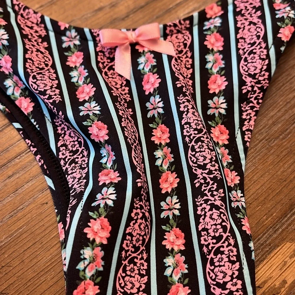 Frankies Bikini Full Moon Size Small New Floral Striped Bikini Bottom